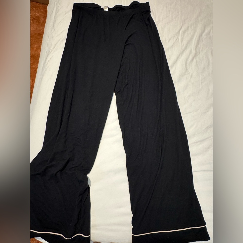 Eberjey pajamas in black - Picture 5 of 8